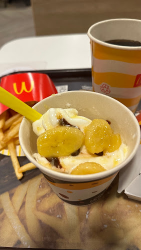 McDonald's - Parque Kennedy - Gastronomía y hostelería