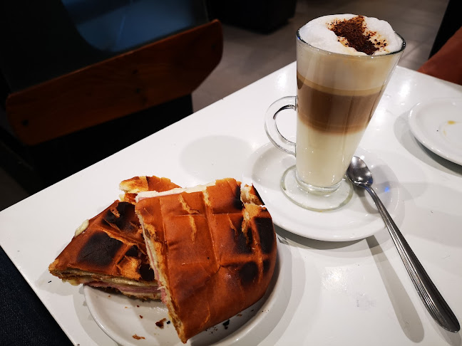 Av. Colón 3597, B7600 Mar del Plata, Provincia de Buenos Aires