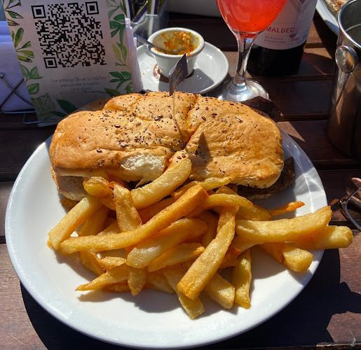 Rio - RESTO BAR - San Nicolás de Los Arroyos