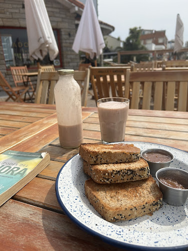 Adorado Cafe & Bar - Gastronomía y hostelería