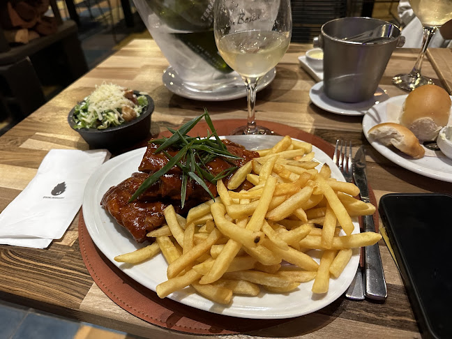 Brasov Grill & Bowl - Pilar