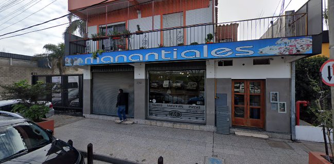 Manantiales Pizzeria y Heladeria