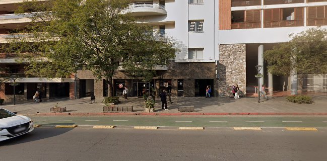 Av. Hipólito Yrigoyen 27, X5000JHA Córdoba