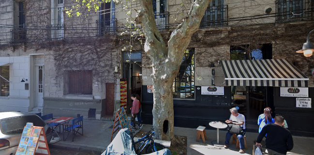 Orly Heladería and Cafetería